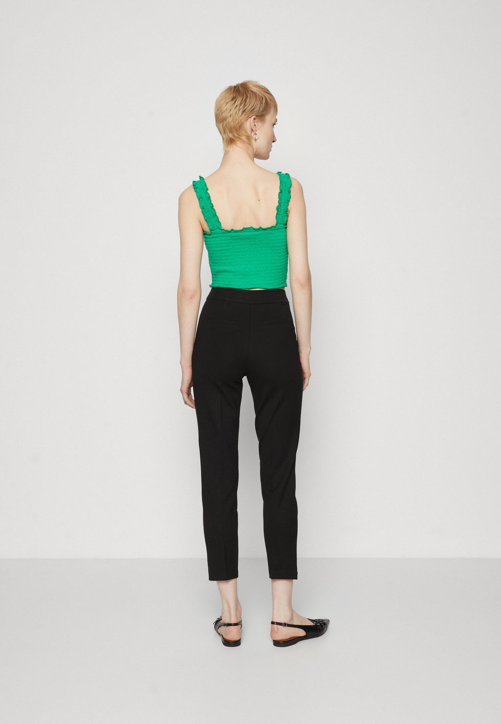 Anna Field Tall