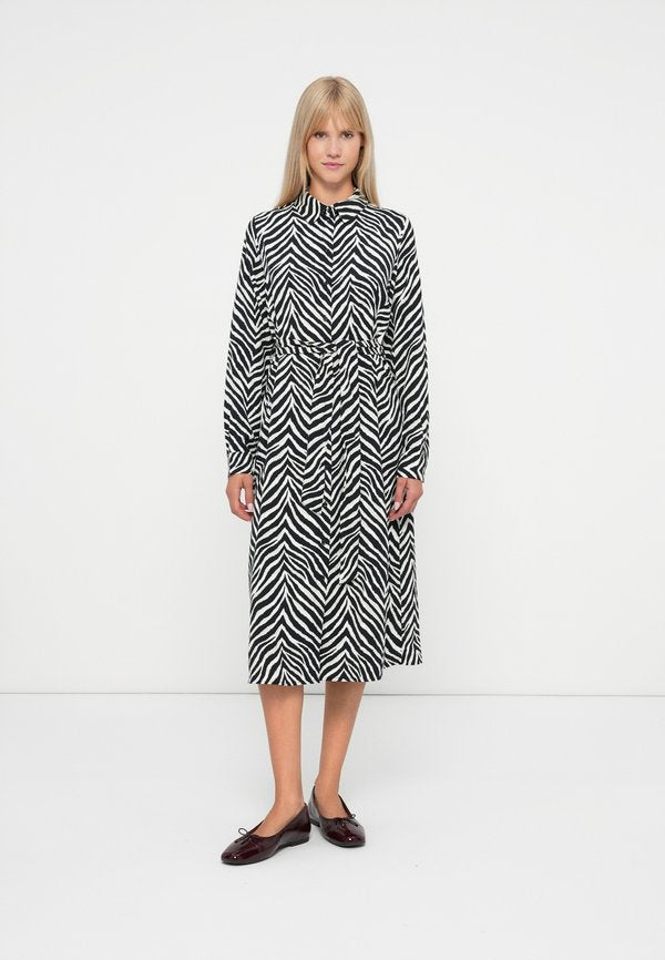 Vero Moda VMESME CALF SHIRT DRESS - Shirt dress - black