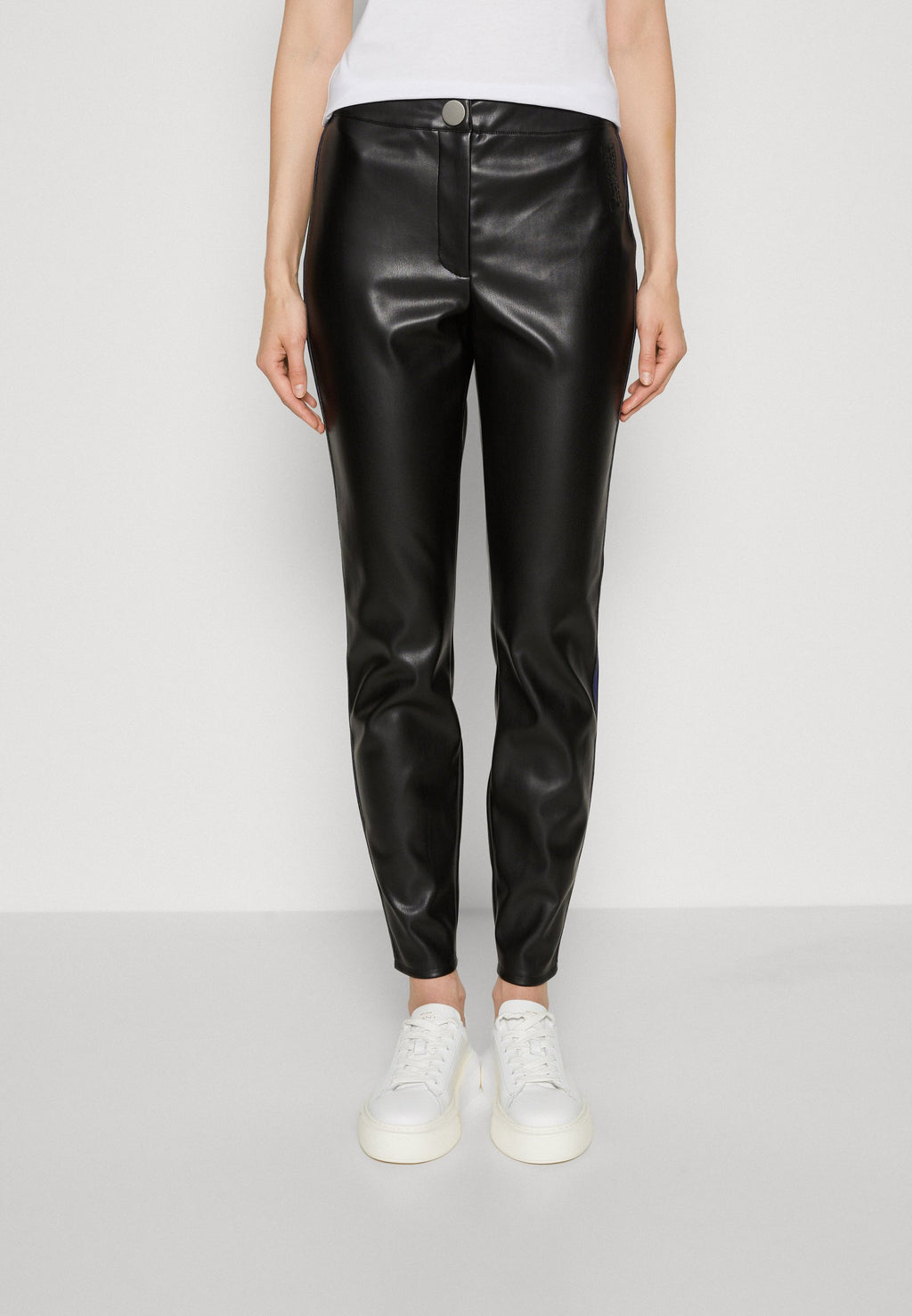 TROUSER Media 3