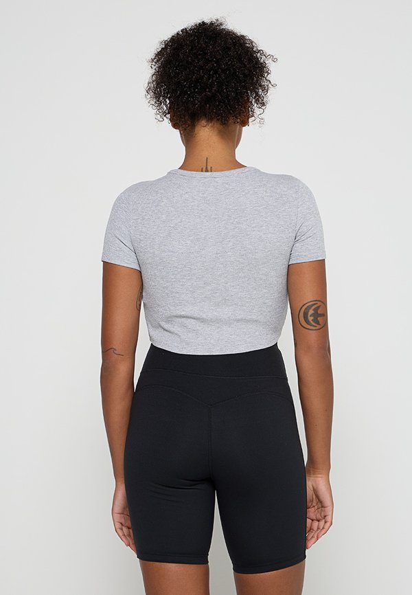 DKNY Sport