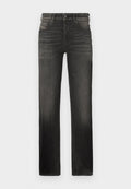 Schwarze Jeans aus Denim mit geraden Beinen, einem ausgewaschenen Look, fünf Taschen und einem Metallknopfverschluss am Bund.