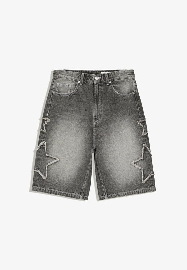 Bershka PATCH BAGGY - Denim shorts - grey