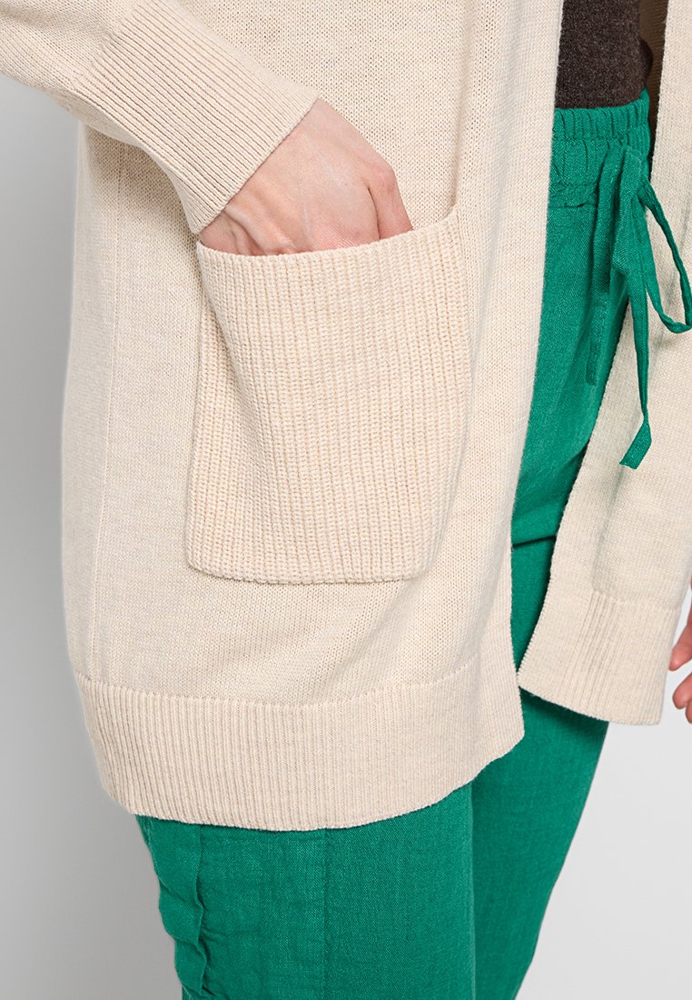 s.Oliver Strickjacke Media 3