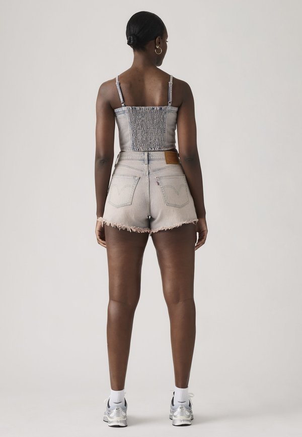 Levi's® 501® CURVE SHORT