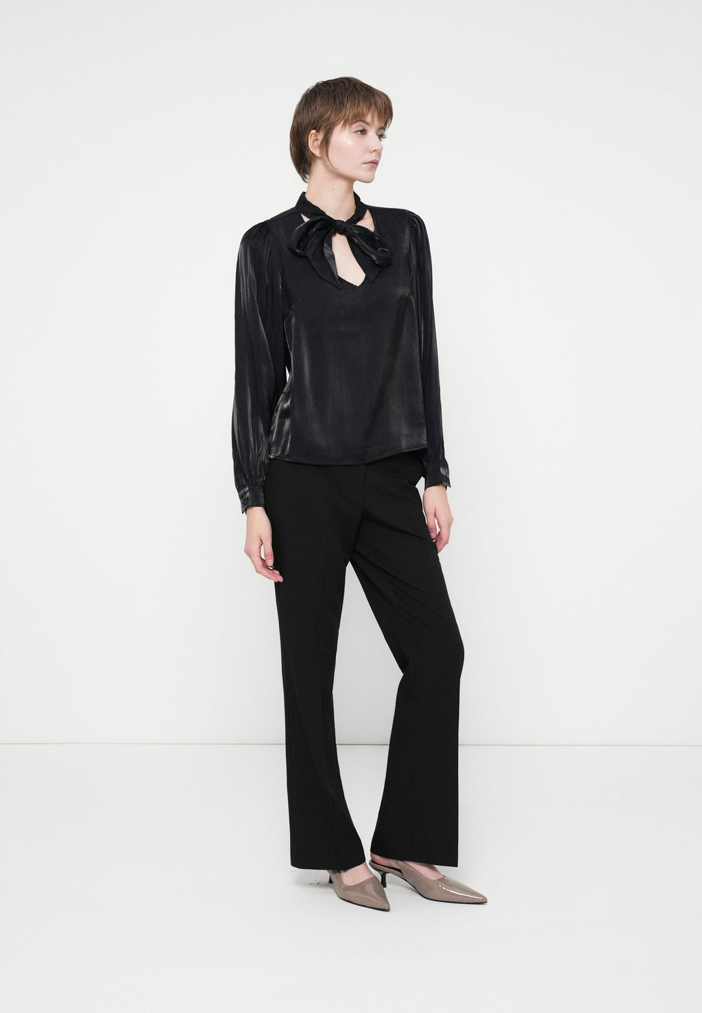 VILA VIESSA V NECK TIE SHIRT