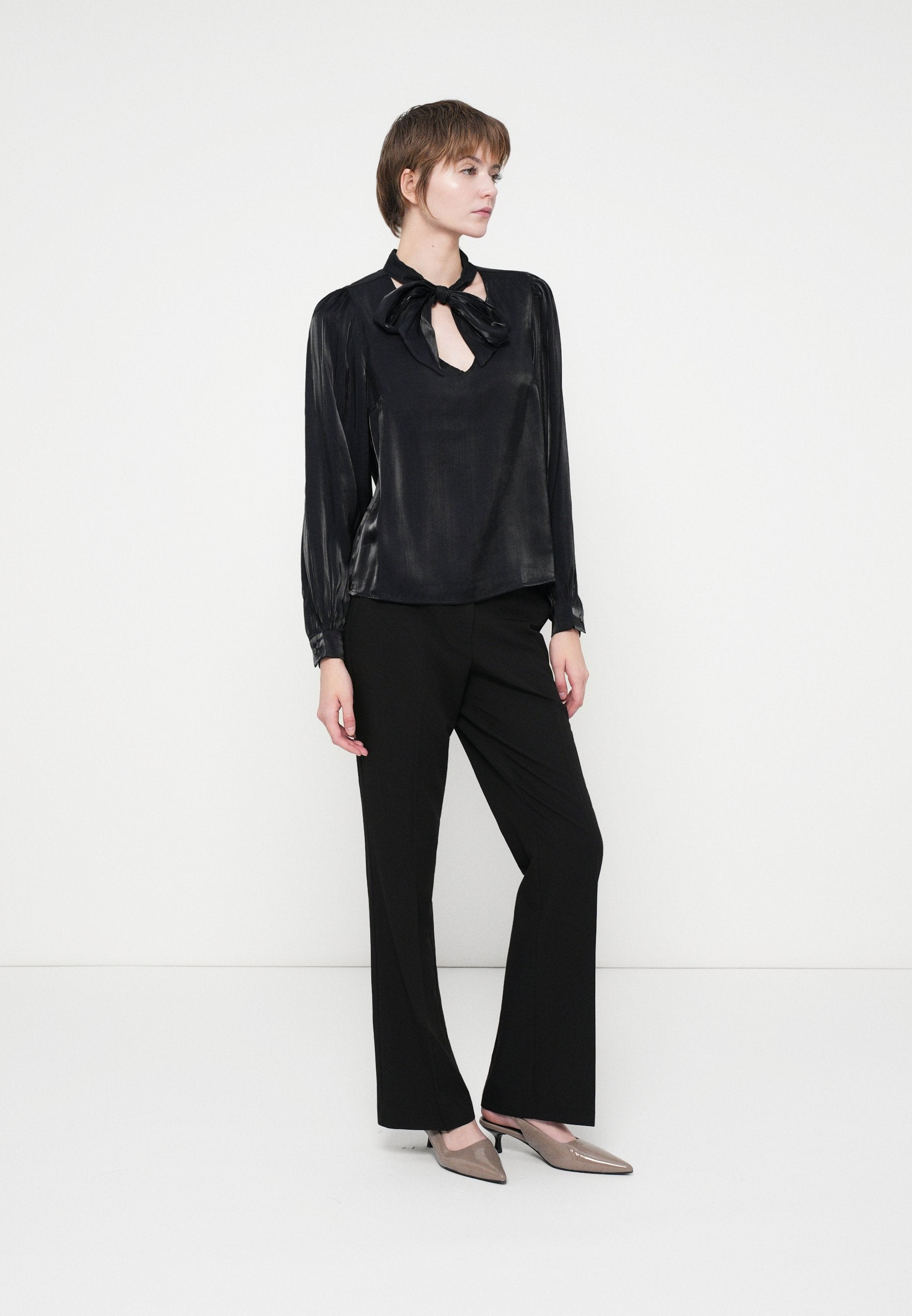 VILA VIESSA V NECK TIE SHIRT