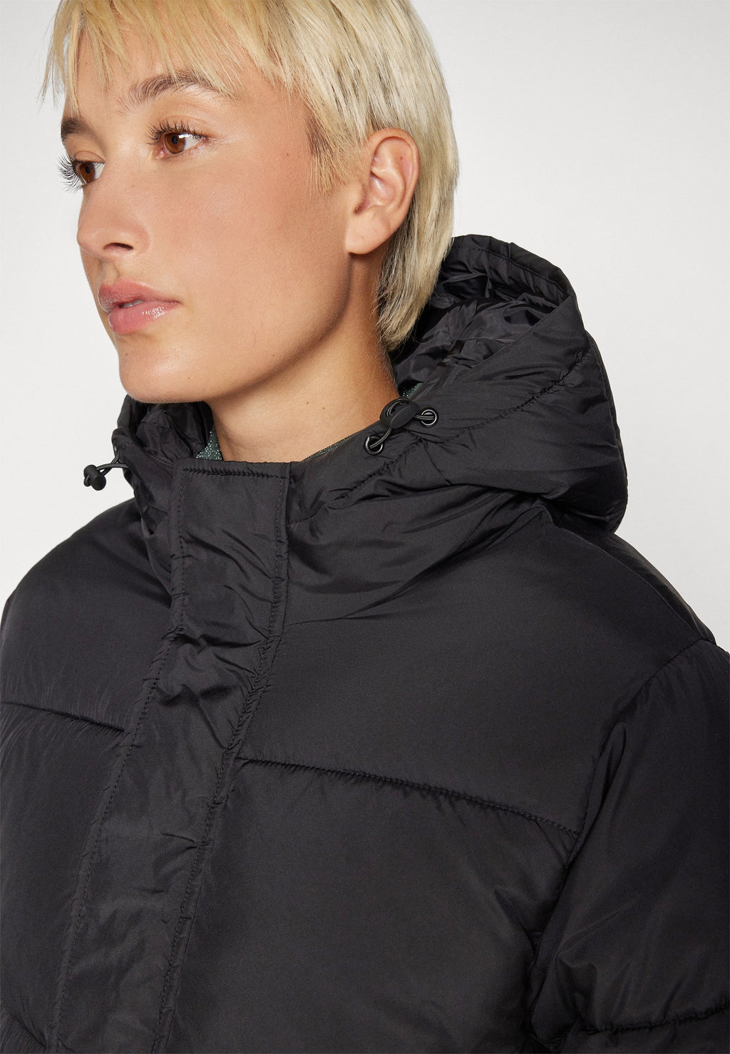 Fabletics ESSENTIAL CROPPED HOODED PUFFER
