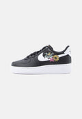 Nike Sportswear AIR FORCE 1 07 PREM - Trainers - black/white/metallic gold-coloured/white