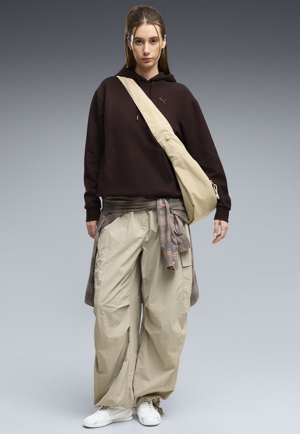 Puma ESSENTIALS ELEVATED STANDARD HOODIE - Hoodie - chocolate fondue