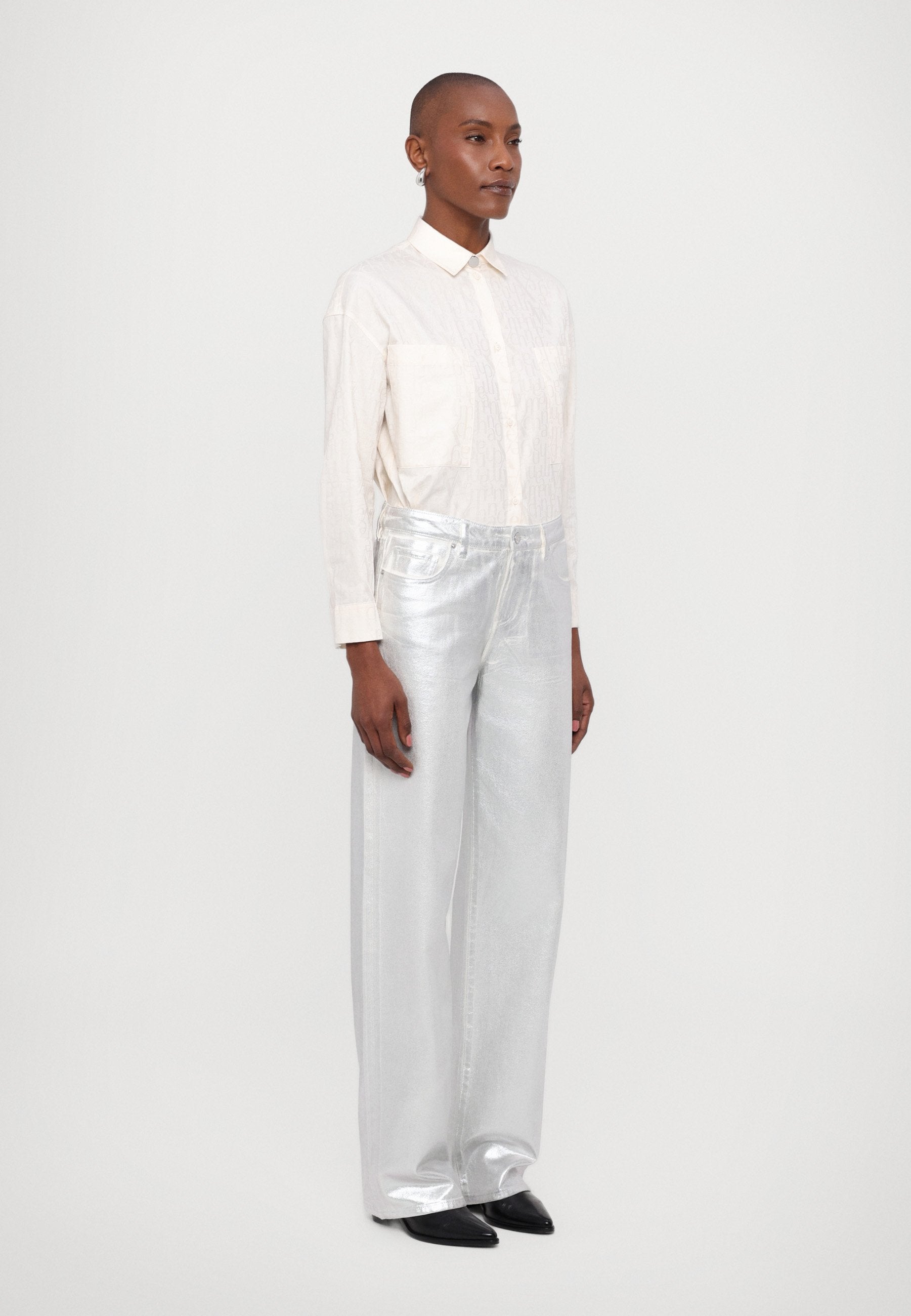 POCKETS PANT Media 5