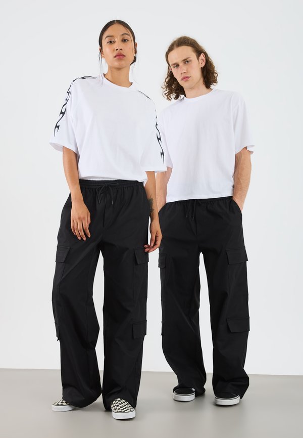 YOURTURN by Zalando CARGO TROUSERS