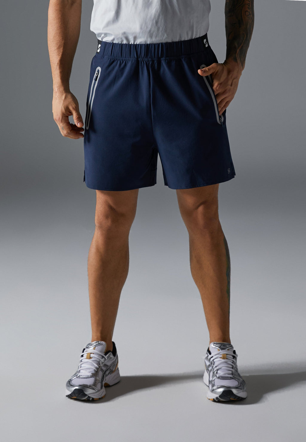 Pier One Sport REGULAR FIT SPORTS SHORTS WITH ZIP UP POCKETS