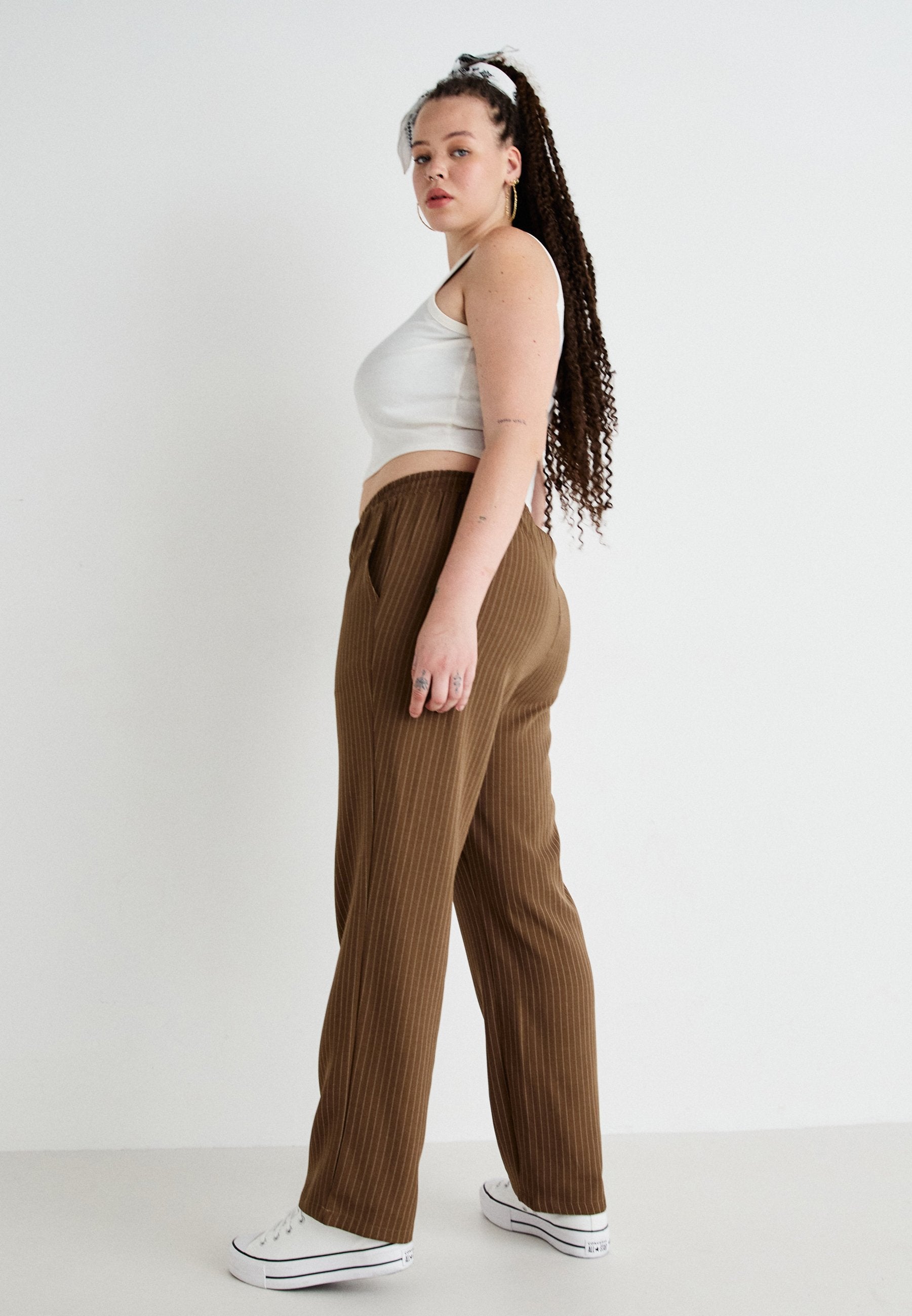 CARPINNY PULL UP PANTS Media 5