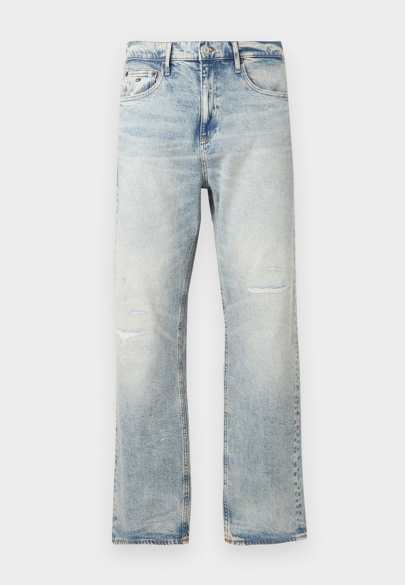 Hellblaue Jeans aus Denim mit einem verwaschenen Finish, die zwei Knie-Risse, ein gerades Bein Design und einen klassischen Fünf-Taschen-Stil aufweisen.