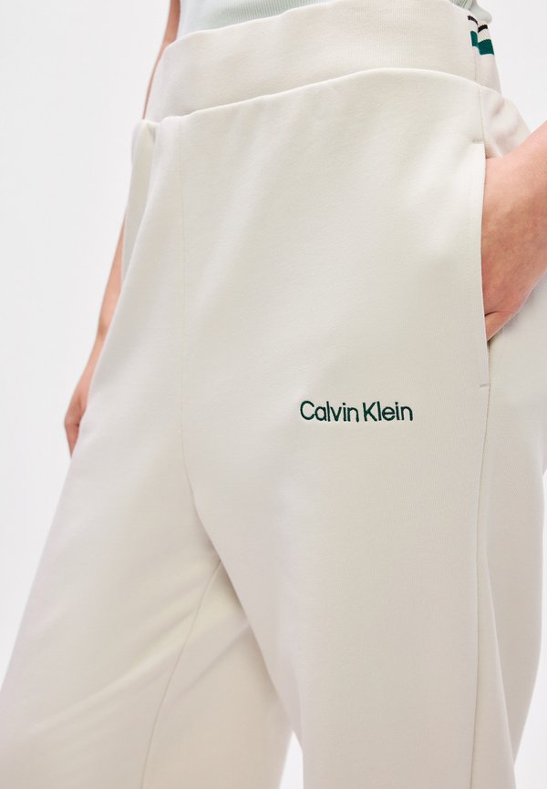 Calvin Klein STRAIGHT LEG