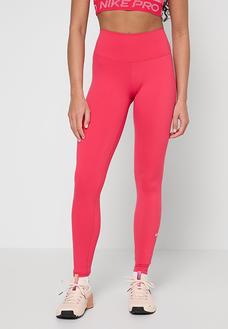 Nike Performance