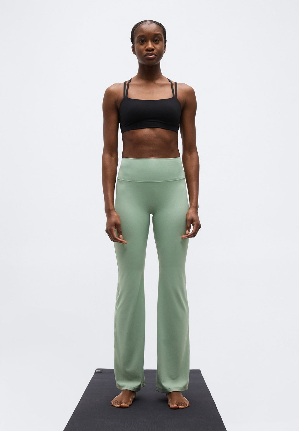 Nike Performance ZENVY FLARE