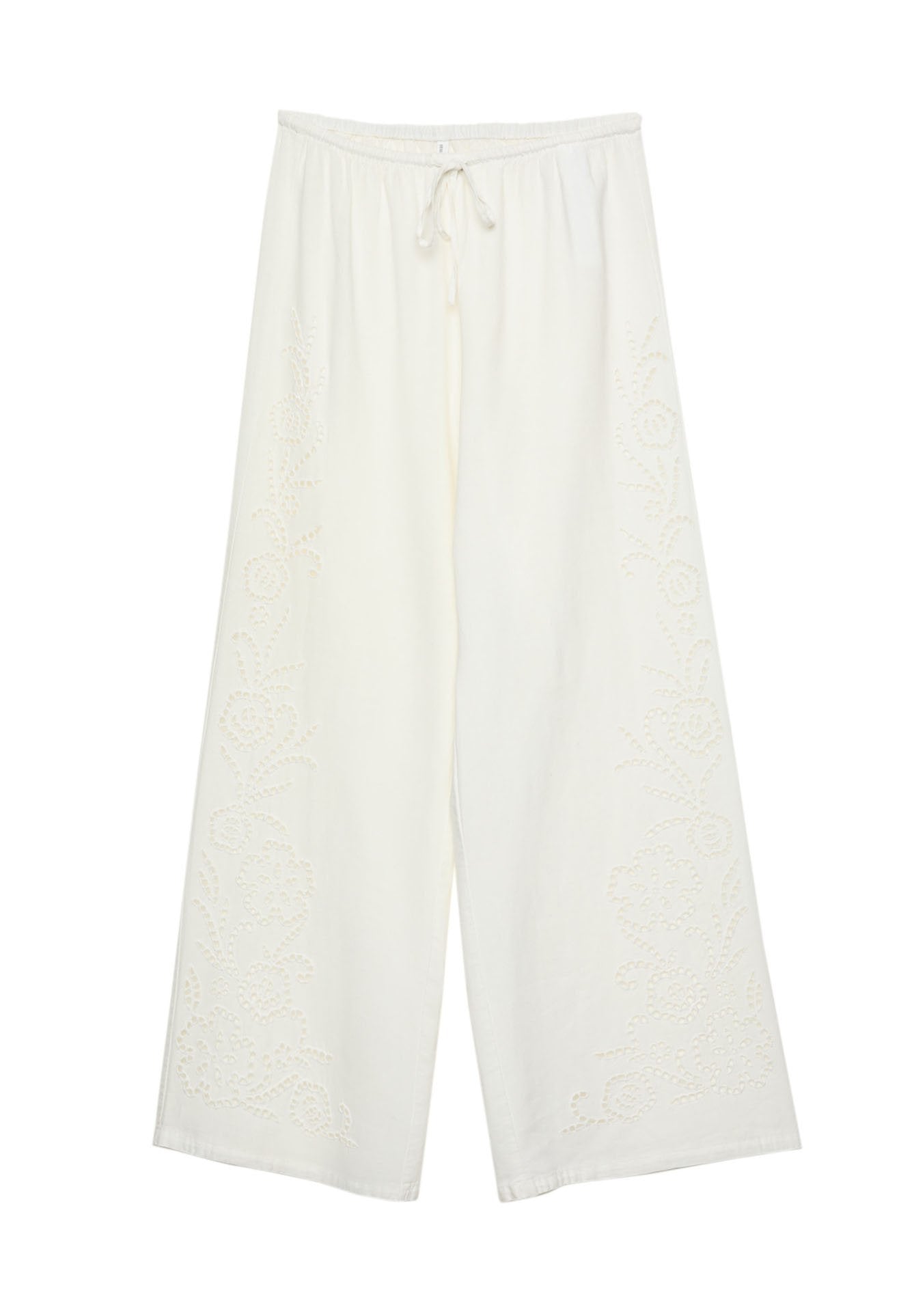 Weiße, weit geschnittene Hosen aus weichem Stoff, mit floralen Stickereien an den Seiten und einem elastischen Bund mit Kordelzug.