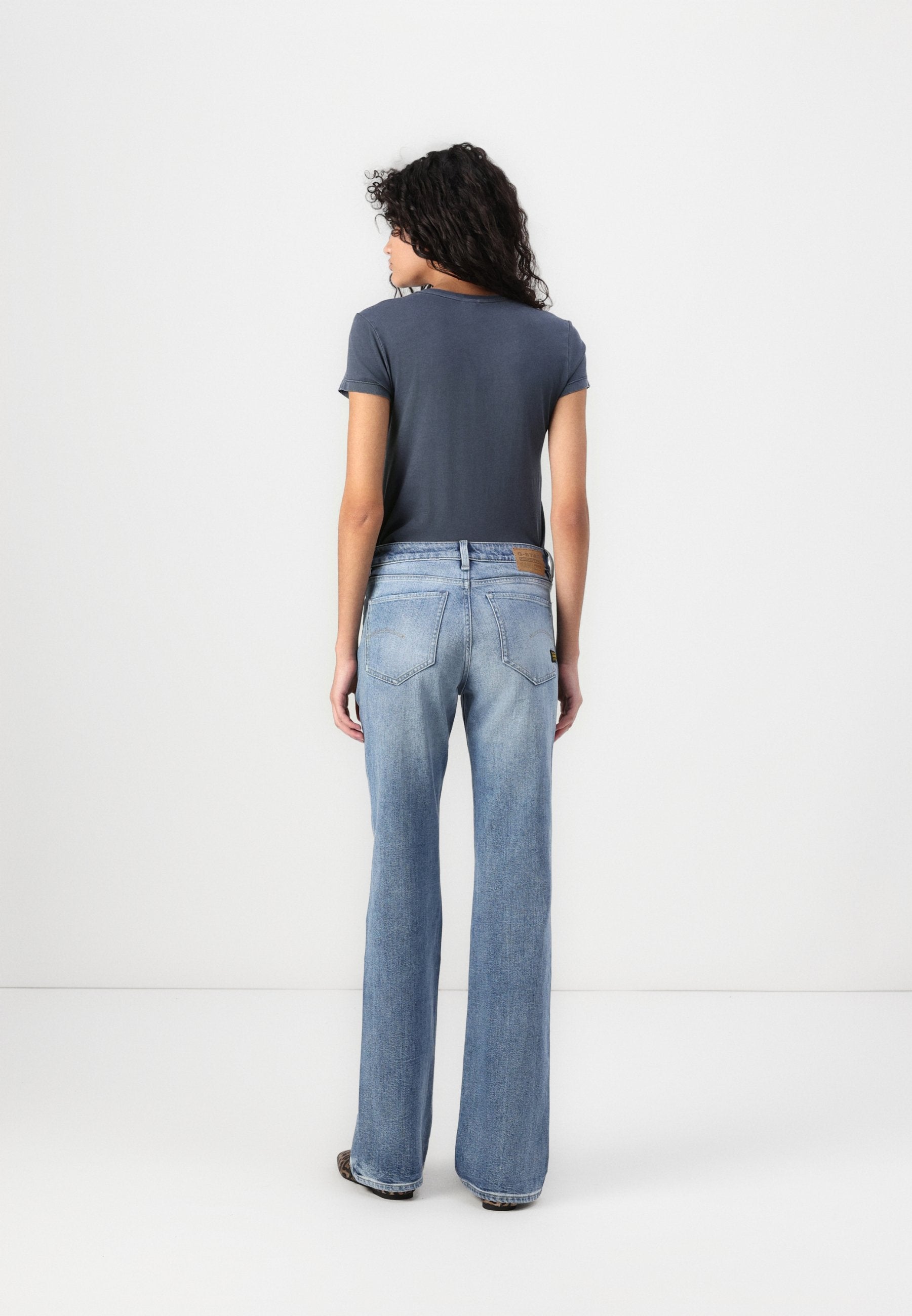 G-STAR Flared Jeans Media 4