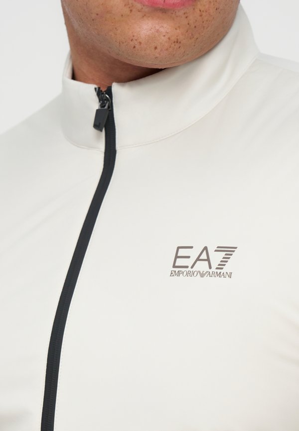 EA7 Emporio Armani