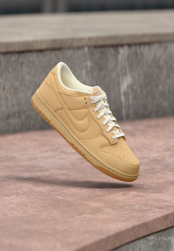 Nike Sportswear NIKE DUNK LOW RETRO PRM 1 - Trainers - sesame/pale ivory