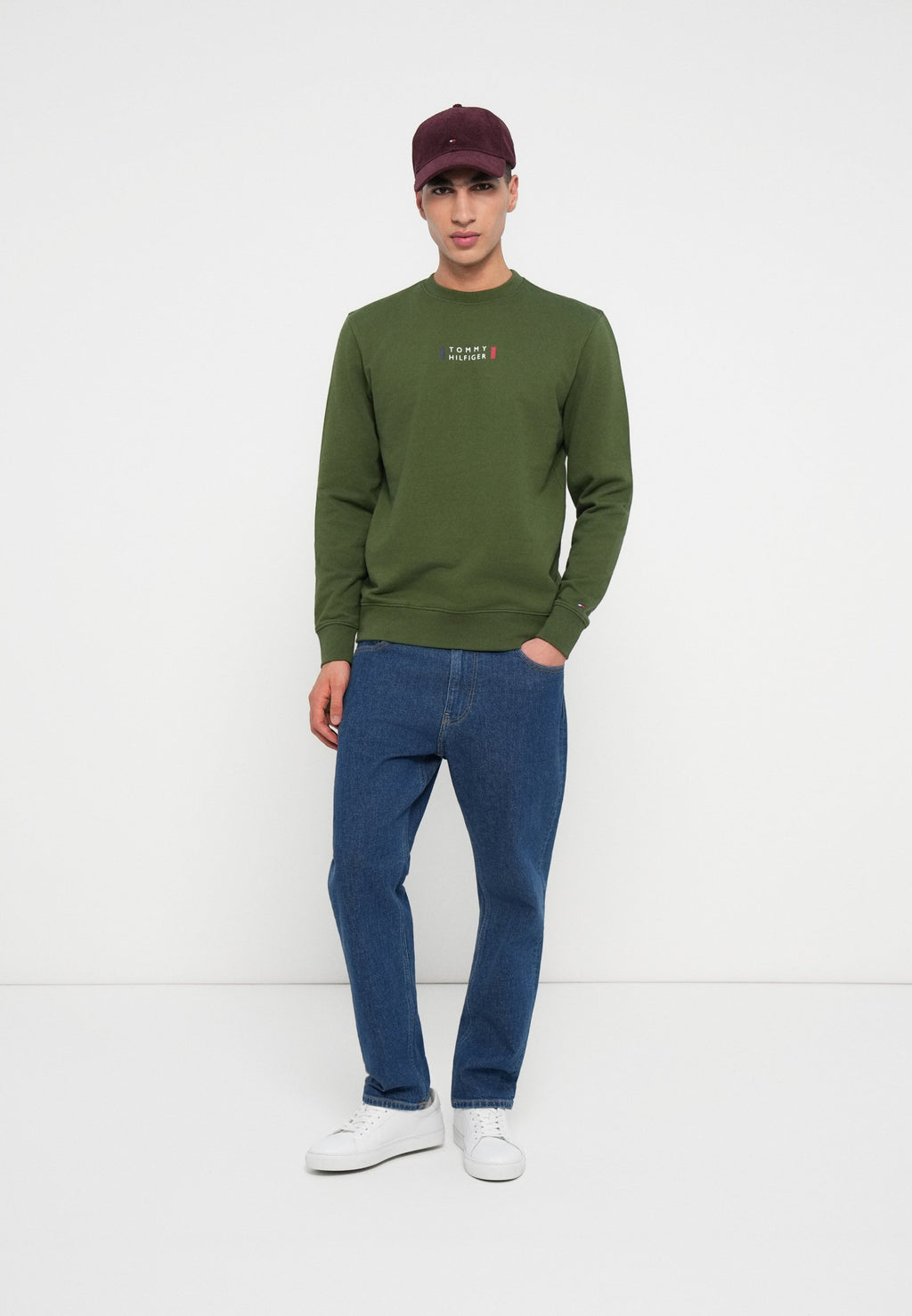BRAND LOVE SWEATSHIRT Media 2