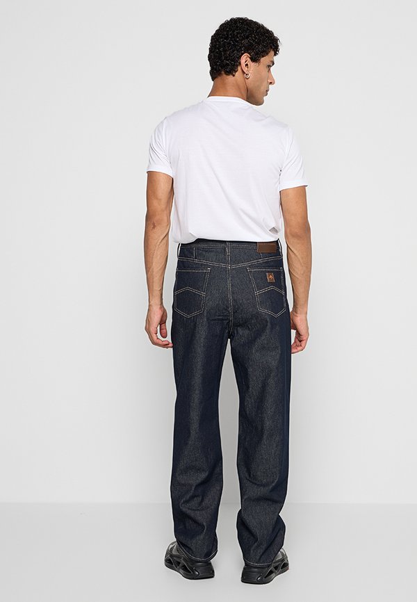 Armani Exchange LOOSE FIT