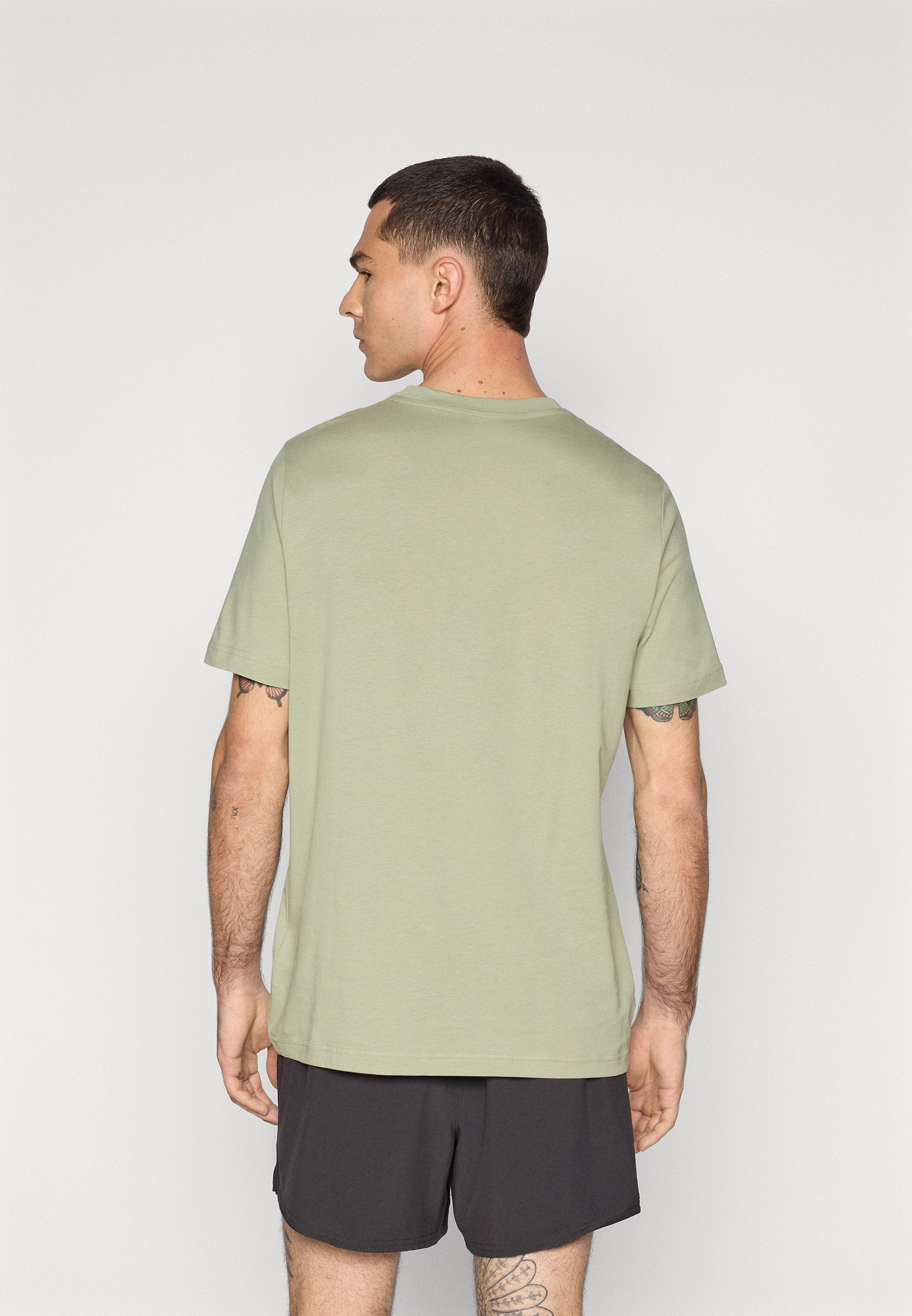 Puma 2 COLOR SMALL NO. 1 LOGO TEE