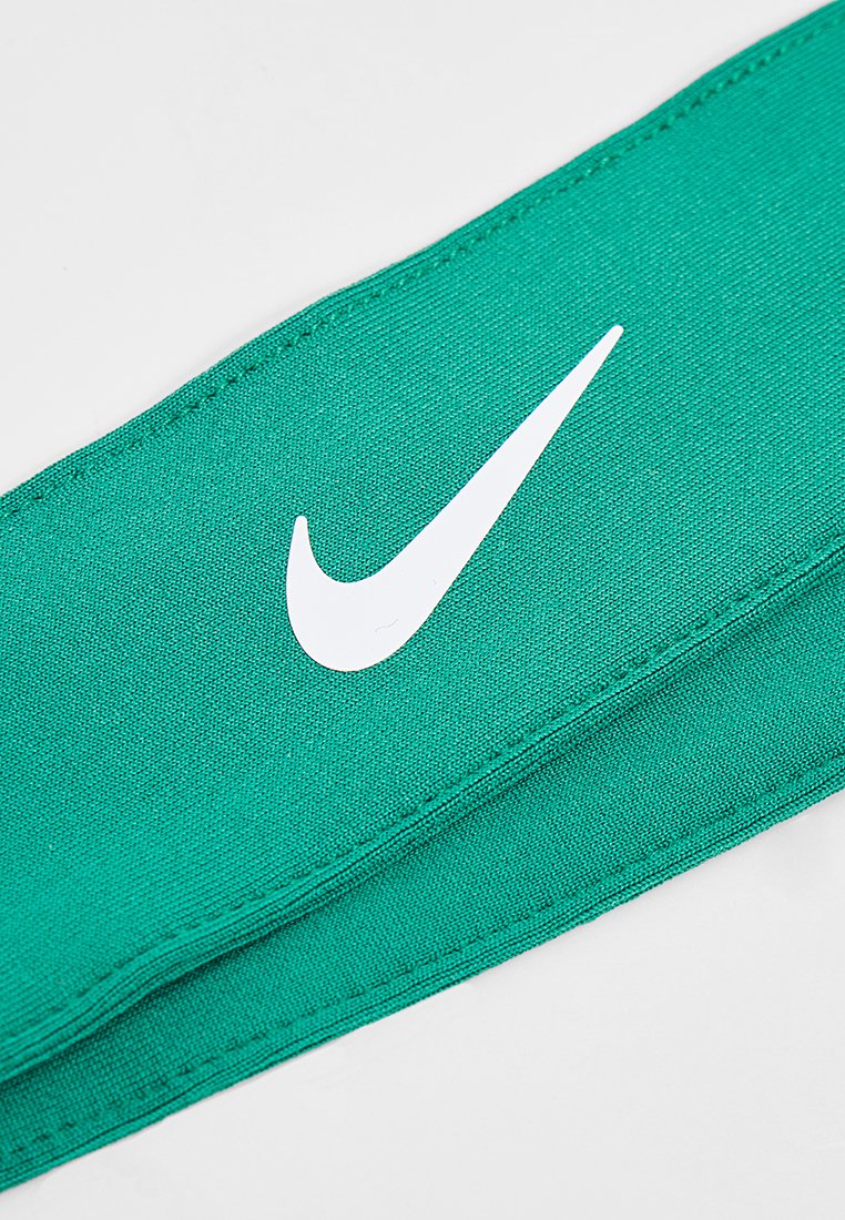 Nike Performance