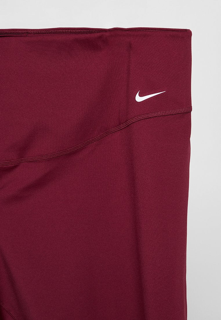 Nike Performance PLUS