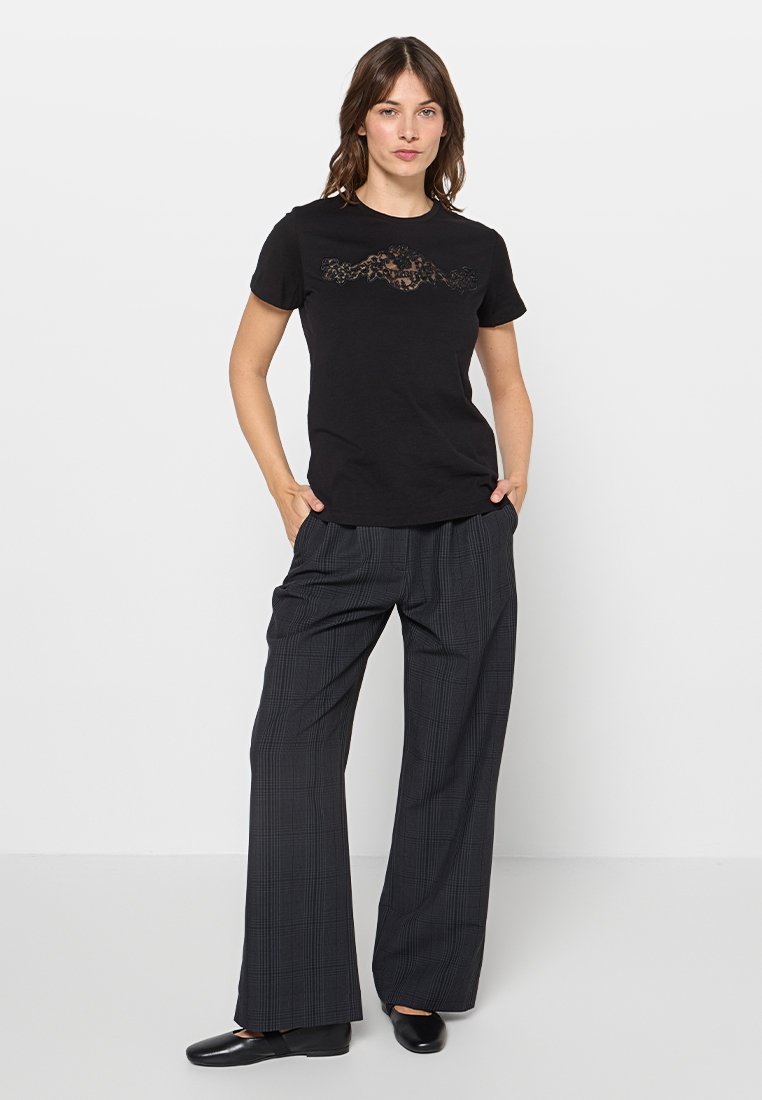 TWINSET