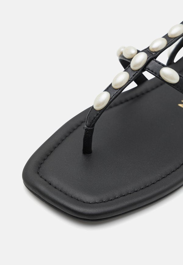 Stuart Weitzman FLAT