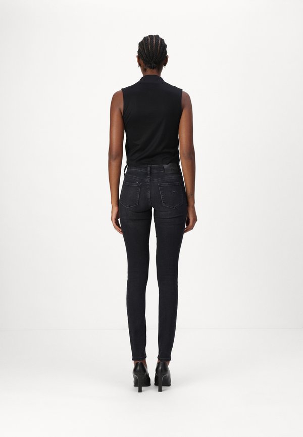 Calvin Klein Jeans