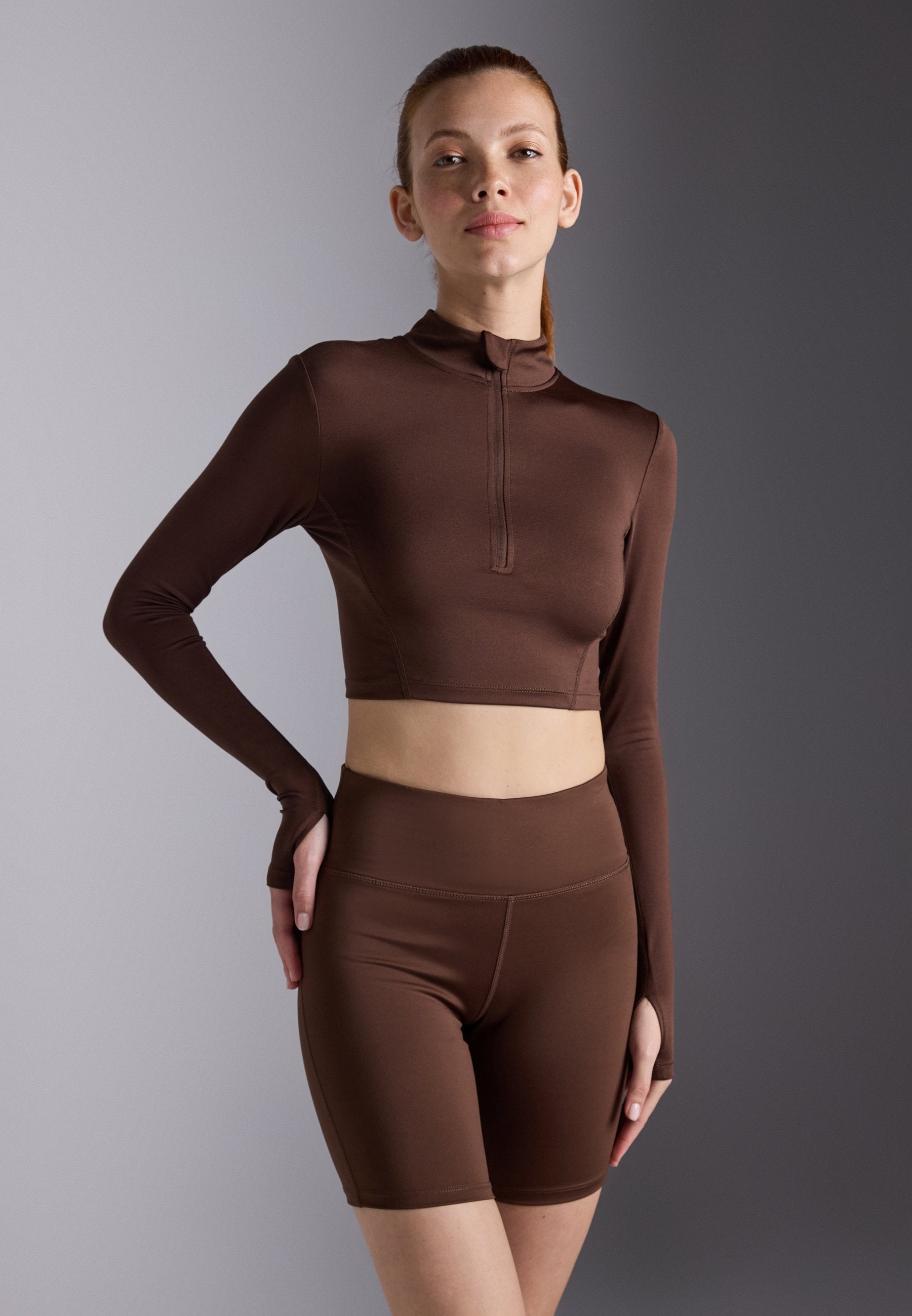 Even&Odd active CROPPED HIGH NECK LONG SLEEVE TOP WITH 1/2 ZIP &THUMB HOLES