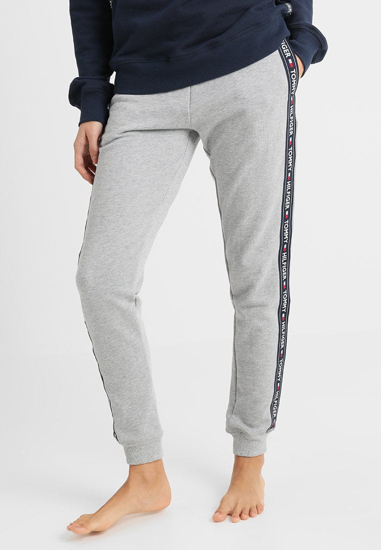 AUTHENTIC TRACK PANT  Media 3