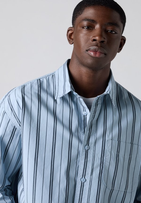 Levi's® LOOSE BUTTON UP