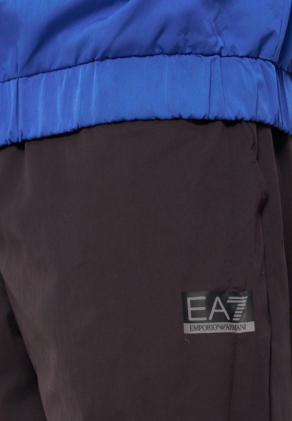 EA7 Emporio Armani