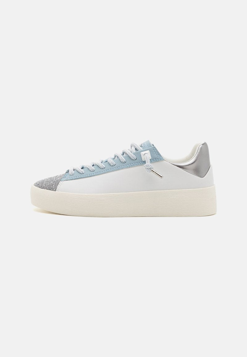 GINALI LACE UP Media 1
