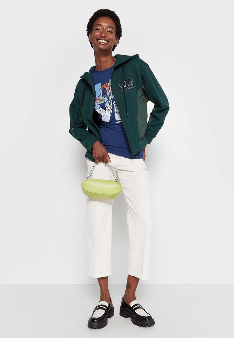 Love Moschino