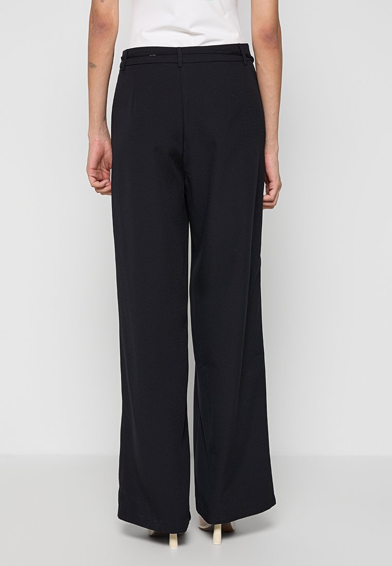 ORSAY SKY WIDE FIT