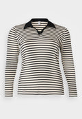 Gestreiftes langärmliges Poloshirt in Schwarz und Creme mit schwarzem Kragen und V-Ausschnitt, das über ein figurbetontes Design und eine gerippte Textur verfügt.
