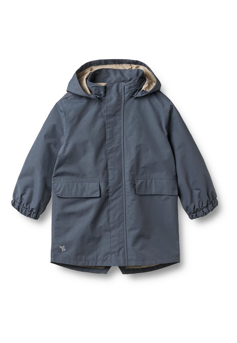 Dunkelblaue wasserdichte Jacke mit Kapuze, elastischen Bündchen, zwei Fronttaschen und einem kontrastierenden Innenfutter. Schlichtes Design und funktionale Merkmale.