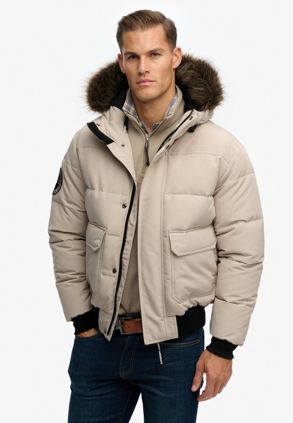 Superdry & Co SUPERDRY EVEREST HOODED PUFFER BOMBER JACKET.. - Winter jacket - chateau beige