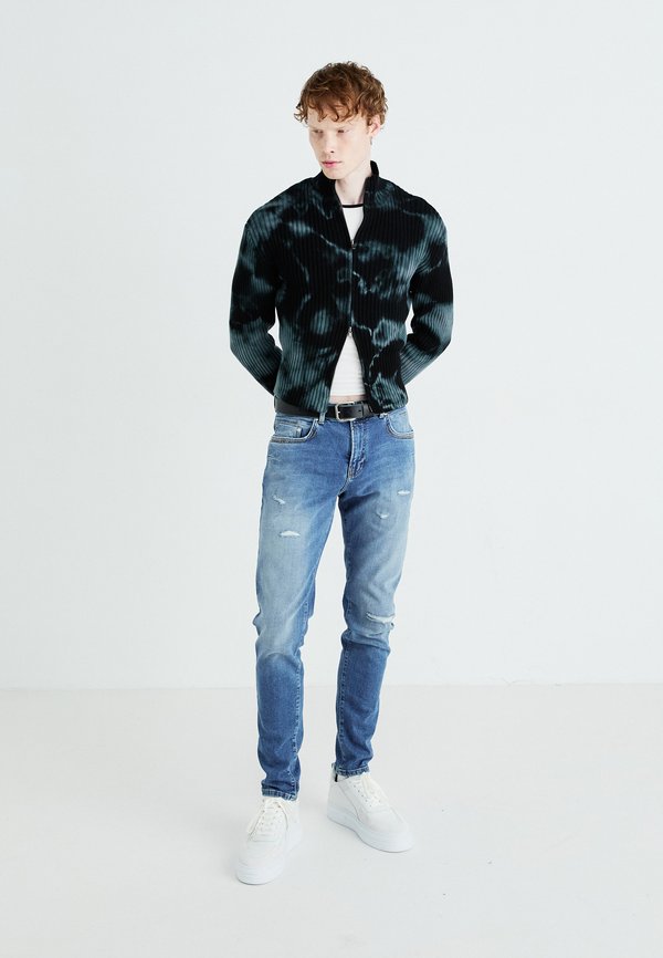 Levi's® WIDE LOOP TWO HORSE BELT
