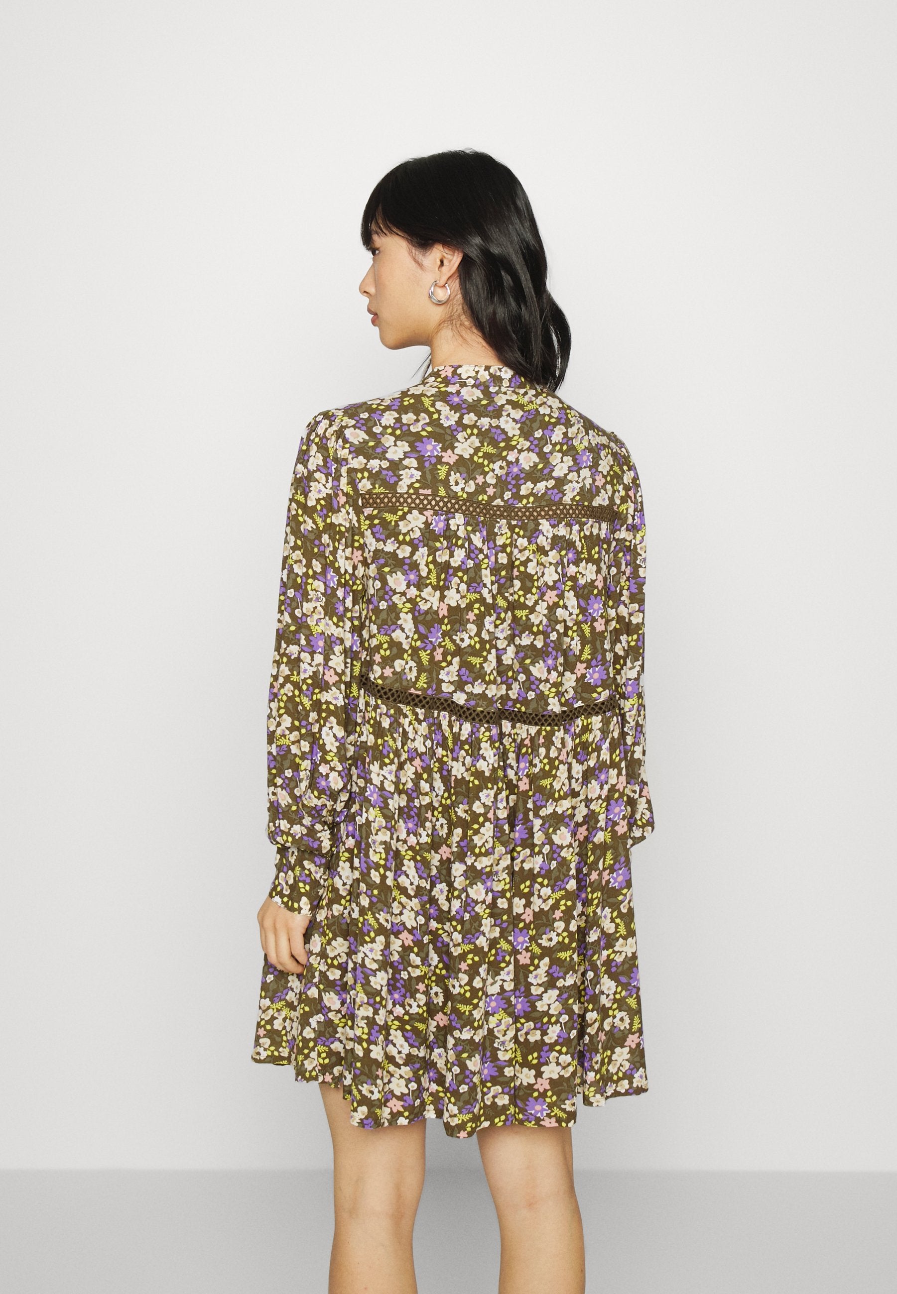 YAS Petite YASRUBERTA DRESS