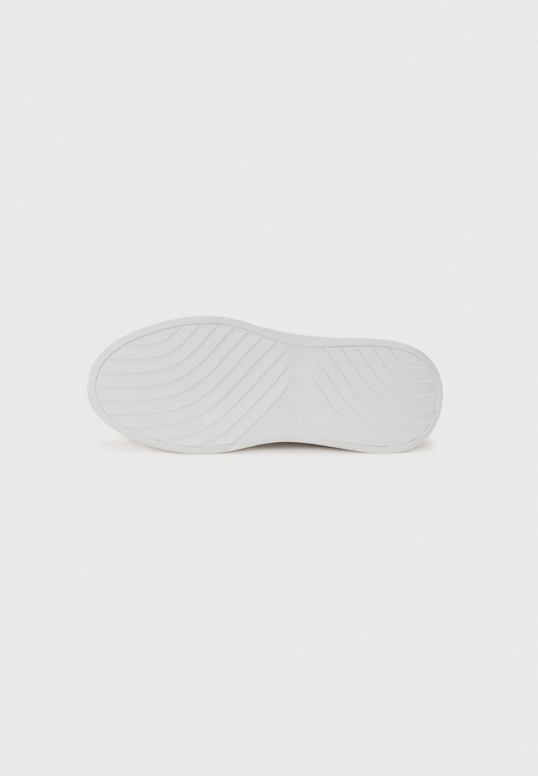 SNEAKER Media 6