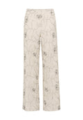 Beige Hosen mit weitem Bein und schwarzem Blumen- und Weinmuster, mit hoher Taille und lockerer Passform, auf einem weißen Hintergrund präsentiert.