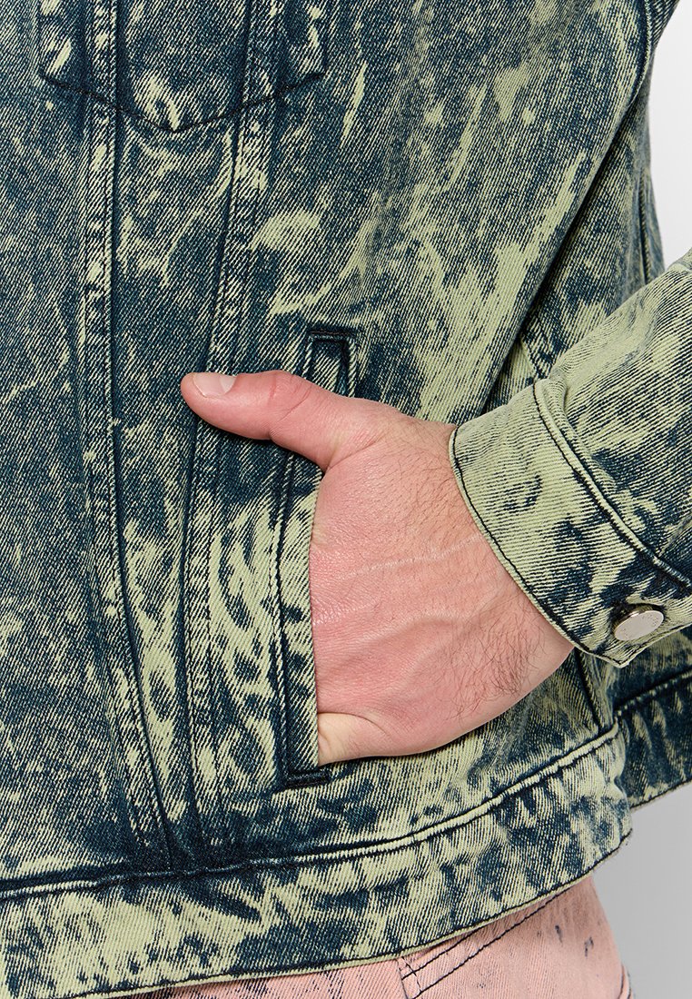 Études KENTUCKY ACID DYED