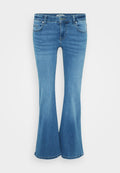 Blaue Schlagjeans aus Denim. Mittelhoher Bund, Fünf-Taschen-Design und genähte Details an der Vorderseite und den Kanten. Glatte Textur.