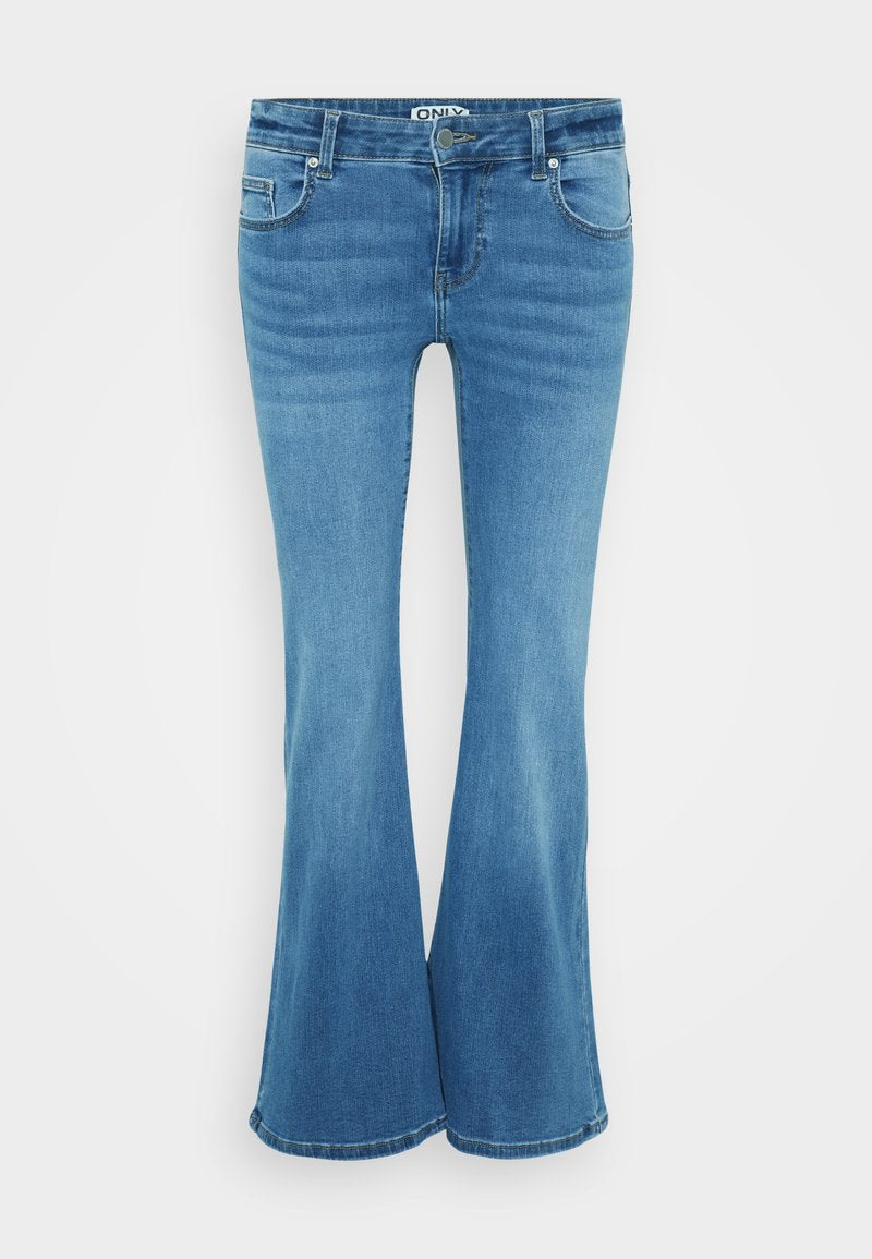 Blaue Schlagjeans aus Denim. Mittelhoher Bund, Fünf-Taschen-Design und genähte Details an der Vorderseite und den Kanten. Glatte Textur.
